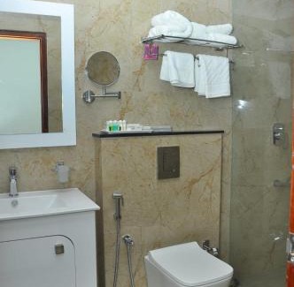 Kunnamkulam Hotel | Kallada Mamatha Motels