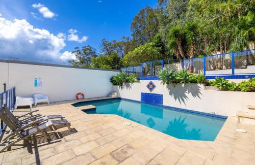 Corlette House | Kallaroo great house with views pool WI FI and aircon