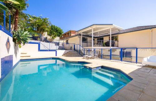 Corlette House | Kallaroo great house with views pool WI FI and aircon