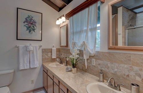 Keaau House | Kaloli Sunrise By The Sea 2 Bedroom Home by Redawning