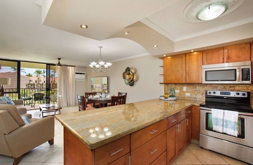 Kihei Apartment | Kamaole Sands Condos Close to Beach with Parking