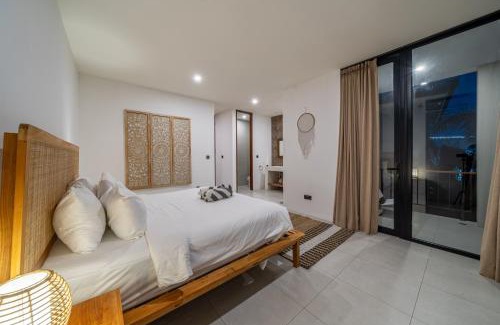 Batu Bolong Villa | Kammara 1 - Your Dream Getaway - Gorgeous New Villa with 4 Bedrooms, Amazing Views, and a Huge Pool!