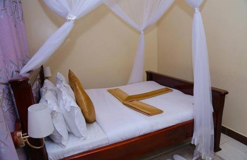 Kasese Hotel | Kamwe kamwe hotel and spaa
