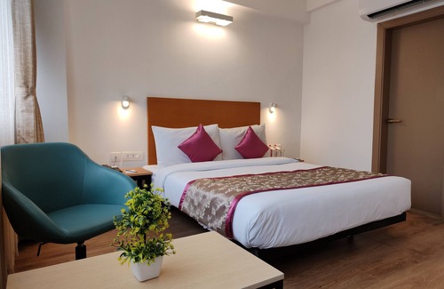 Usman Pura Hotel | Kanak Beacon Hotel