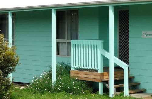 Baudin Beach House | Kangaroo Island in Style: Free WiFi, Beach Access, Wildlife, and Fishing!