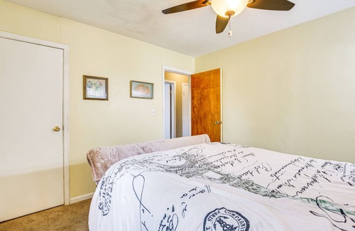 Kansas City House | Kansas City Home ~ 1 Mi to Arrowhead Stadium!