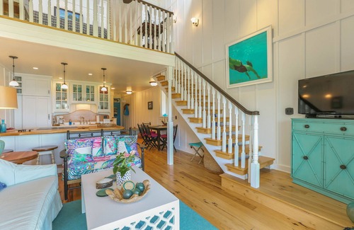 Wailua Condo | Kapaa Shore Resort C327, Beautiful Unit! Oceanfront, Moon and Sunrise Views