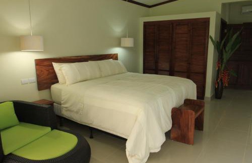 Manuel Antonio Hotel | Karahe Beach Hotel