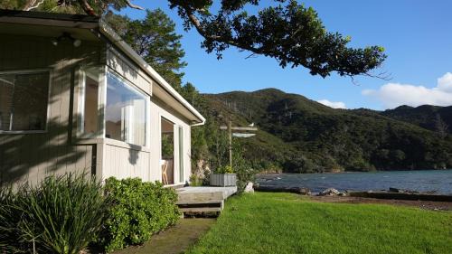 Great Barrier Island Cabin | Karaka Bay Lodge