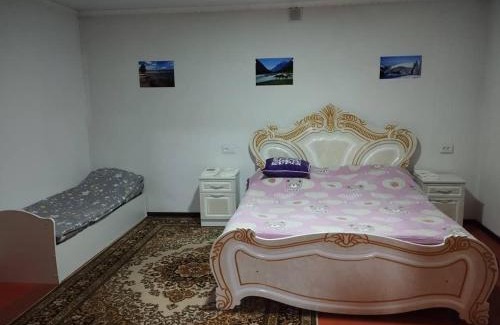 Karakol House | Karakol River Guesthouse