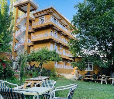 Karimabad Hotel | Karakorum View Hotel Karimabad Hunza