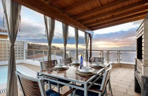 Sauzal House | Karat Villa Horizonte