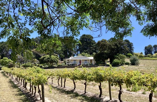 Blewitt Springs Cottage | Karawatha Cottages - RELISH COTTAGE