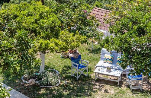 Skopelos Villa | Karderina Cozy Cottage by the River