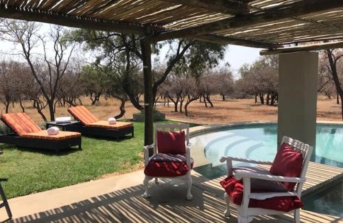 Leeupoort House | Kareefontein 8 Bedroom Lodge IKH1