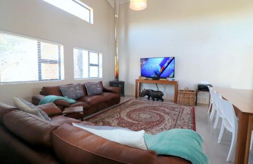 L'Agulhas House | Karen Close 3219