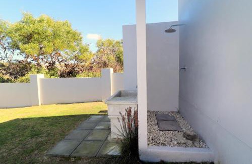 L'Agulhas House | Karen Close 3219