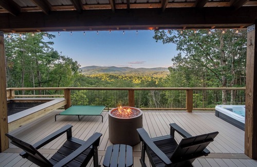 Clarkesville Cabin | KARGOHAUS - One of a Kind Shipping Container Getaway Near Helen ~ Dog Park!