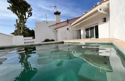 Urbanizacion Costabella House | Karibu beach & pool