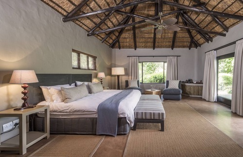 Kenton on Sea Cabin | Kariega Game Reserve - River Lodge