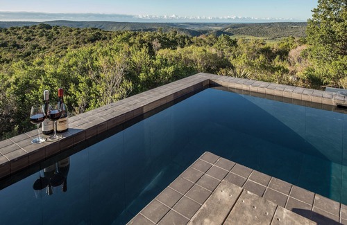 Kenton on Sea Hotel | Kariega Game Reserve - Ukhozi Lodge