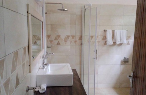 Meru Hotel | Karimba Lounge