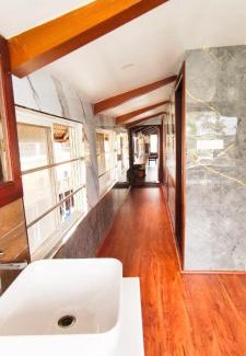 Aryad South Boat Rental | Karimeen Boathouse
