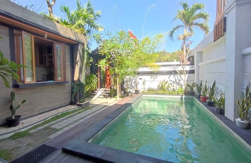 Tanjungbenoa Villa | Karmani Villa