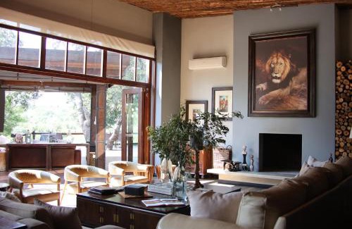 Maruleng Cabin | Karongwe - Becks Safari Lodge