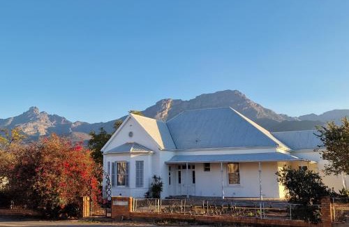 Ladismith House | Karoocible