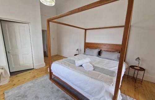 Ladismith House | Karoocible