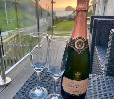 Trebarwith Strand House | Karrek View - Trebarwith Strand (Sleeps 8-10)