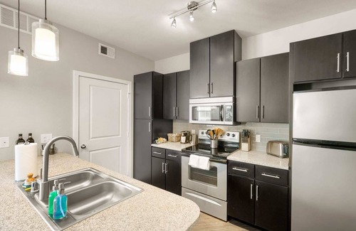 Northeast Dallas Apartment | Kasa | 1BD, Walk to SMU | Dallas