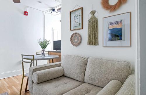 Charlotte Street Apartment | Kasa Downtown Asheville