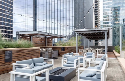 Second Street District Apartment | Kasa | Fascinating 1BD/1BA Close to Shopping + Dining | Austin 2nd Street