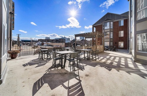 Northeast South Bend Apartment | Kasa | Sunny 2BD, Near St. Joseph River | South Bend