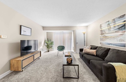 Northeast South Bend Apartment | Kasa | Sunny 2BD, Near St. Joseph River | South Bend