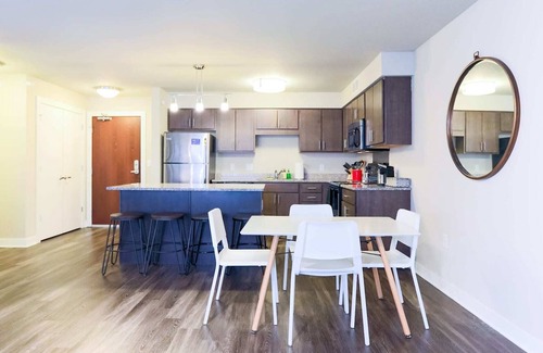 Whittier Apartment | Kasa | Work Remotely + Contactless Check-In | Minneapolis