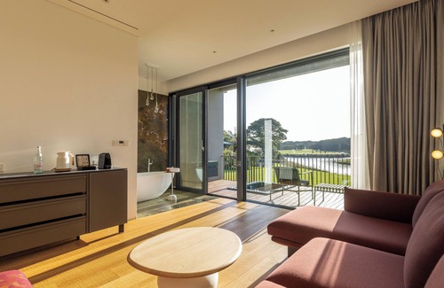 Pyoseon Hotel | Kase Lodge