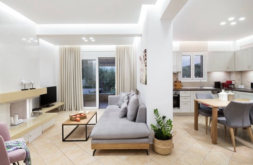 Haniotis Villa | Kassandra Villas