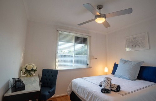 Melville Cottage | Kastel Elle - a quiet, cozy, and contemporary 2-bedroom cottage