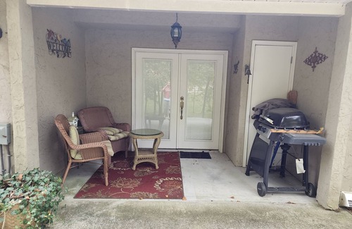 Knoxville Cottage | Kathi's Cottage by Downtown Knoxville, Sevierville, Pigeon Forge, Gatlinburg