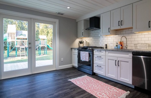 Newport East House | “Kathleen” Renovated 4 bed 2 bath Newport house