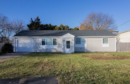 Newport East House | “Kathleen” Renovated 4 bed 2 bath Newport house
