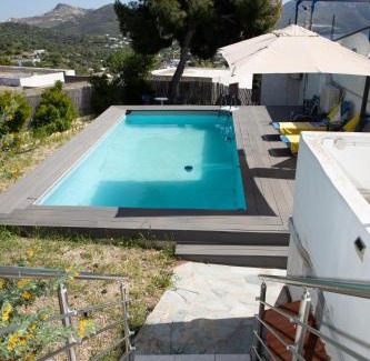 Decentralized Administration of the Aegean House | Katoikia Maggie, guest house with patio and pool