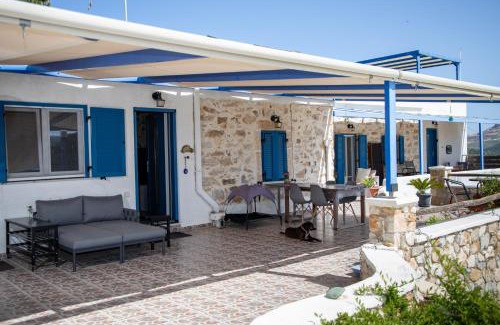 Decentralized Administration of the Aegean House | Katoikia Maggie, guest house with patio and pool