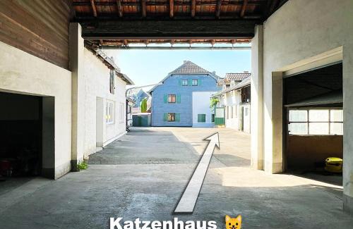 Troisdorf House | Katzenhaus