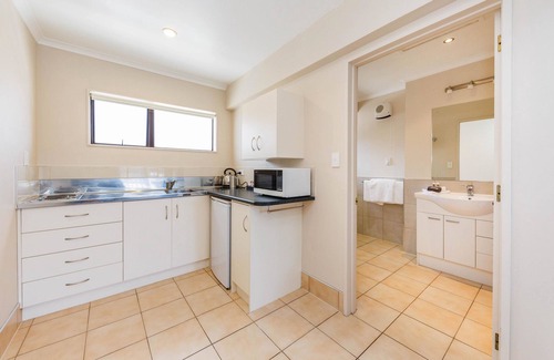 Palmerston North Hotel | Kauri Court Motel and Apartments