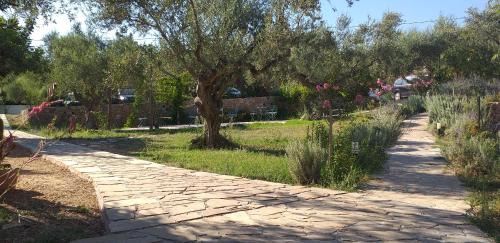 Skoutari Apartment | Kavoulakos Studios