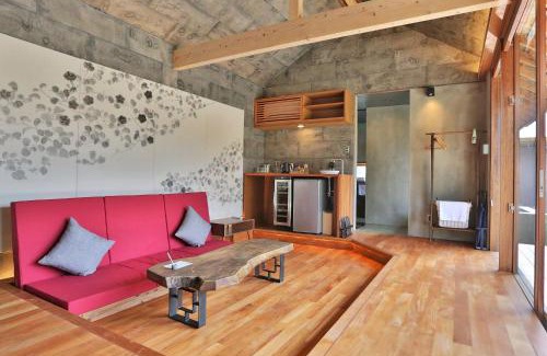 Nago Villa | KAWASEMINOSU (MUKAKA VILLA)